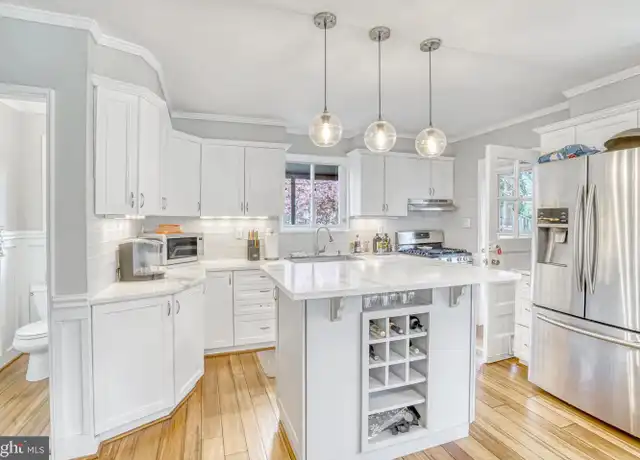 Property at 113 E Taylor Run Pkwy, Alexandria, VA, 22314, 3 beds, 1.5 baths, [object Object]