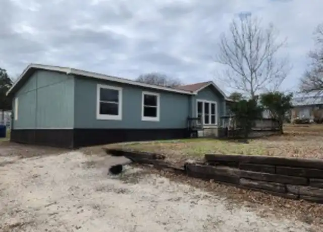 Property at 325 Mae Dr, Kerrville, TX, 78028, 3 beds, 2 baths, [object Object]