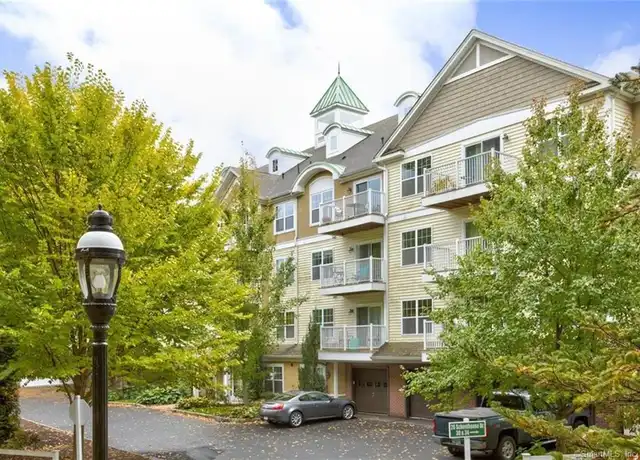 Property at 26 Schoolhouse Dr #405, West Hartford, CT, 06110, 2 beds, 1.5 baths, [object Object]