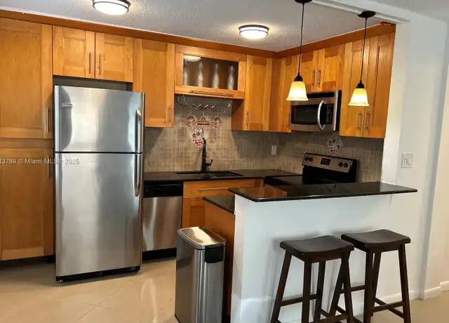 Property at 2862 NE 32nd St #10, Fort Lauderdale, FL, 33306, 1 bed, 1 bath, [object Object]