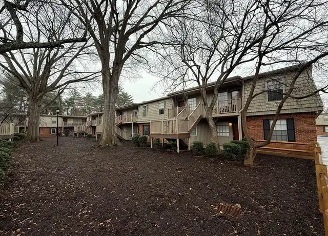 Property at 3824 Country Club Rd, Winston Salem, NC, 27104, 2 beds, 1 bath, [object Object]