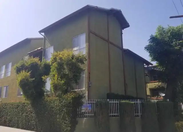 Property at 6155 Reseda Blvd, Tarzana, CA, 91335, 2 beds, 2 baths, [object Object]