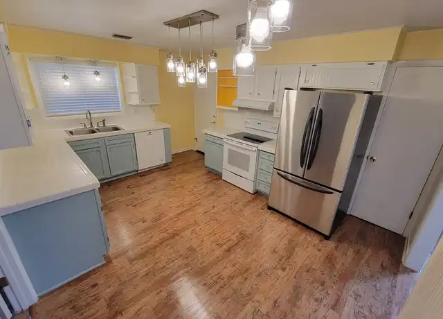 Property at 26 Massey Rd Unit 2, Hendersonville, NC, 28792, 3 beds, 2 baths, [object Object]