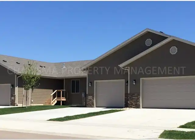 Property at 6606 E 45th St, Sioux Falls, SD, 57110, 3 beds, 2.5 baths, [object Object]