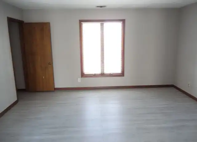 Property at 2717 11th Avenue B Unit 3, Moline, IL, 61265, 2 beds, 1 bath, [object Object]