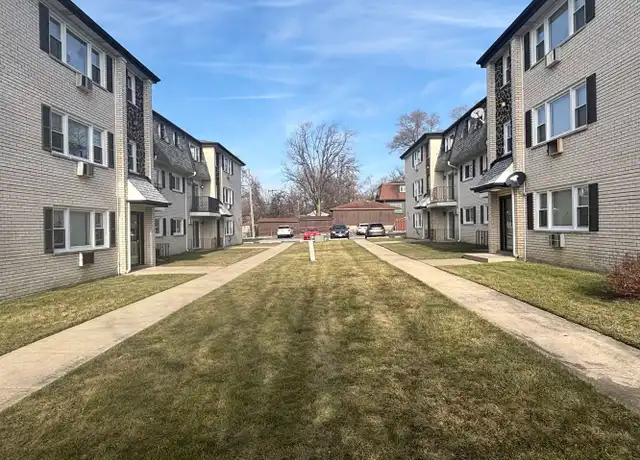 Property at 3700 W 119th St Unit 3700-2C, Alsip, IL, 60803, 2 beds, 1 bath, [object Object]