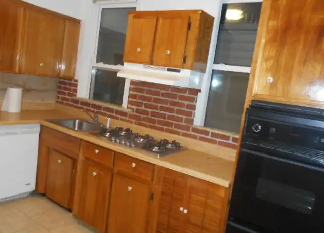 Property at 526 S 2nd Ave Unit 2, Highland Park, NJ, 08904, 2 beds, 1 bath, [object Object]
