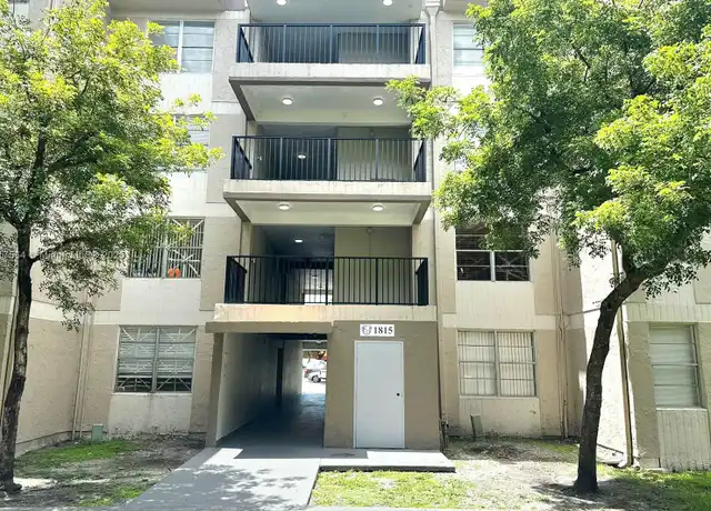 Property at 1815 W 56th St #303, Hialeah, FL, 33012, 2 beds, 1 bath, [object Object]