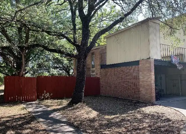 Property at 1012 Bois Darc St, Lockhart, TX, 78644, 4 beds, 2 baths, [object Object]