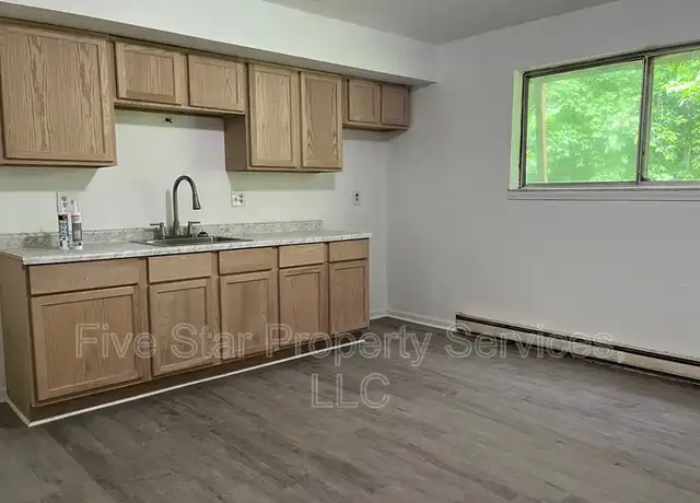 Property at 3241 S Douglas Ave, Springfield, IL, 62704, 2 beds, 1 bath, [object Object]