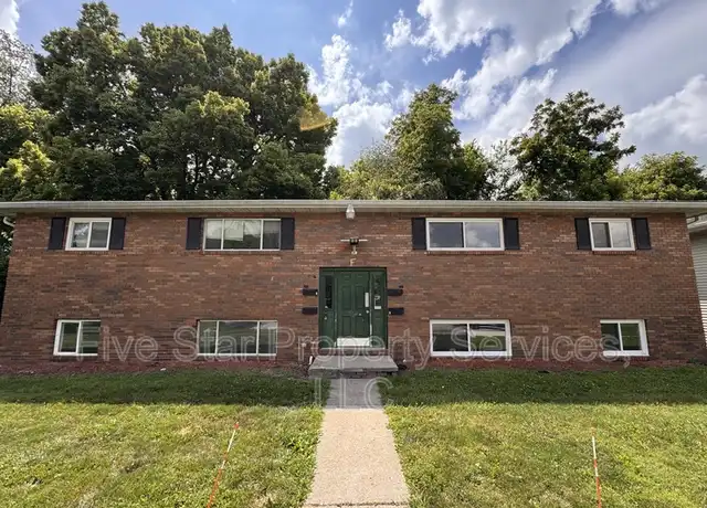 Property at 3241 S Douglas Ave, Springfield, IL, 62704, 2 beds, 1 bath, [object Object]