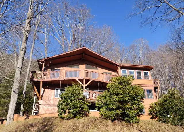Property at 104 Greenwood Ln, Waynesville, NC, 28786, 2 beds, 1.5 baths, [object Object]