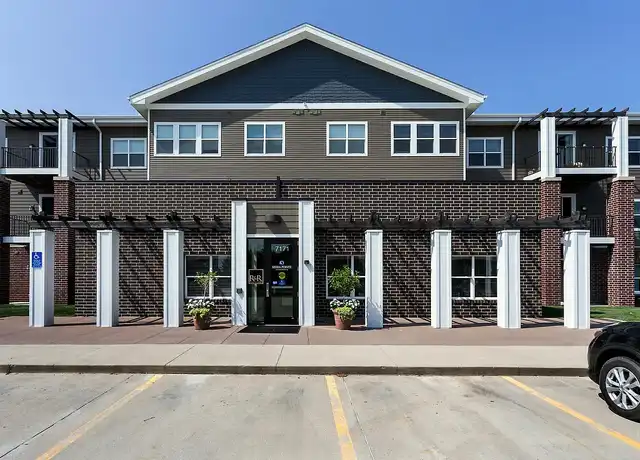 Property at Sierra Pointe - 7171 Woodland Ave, West Des Moines, IA, 50266, 1-2 bed, 1-2 bath, [object Object]