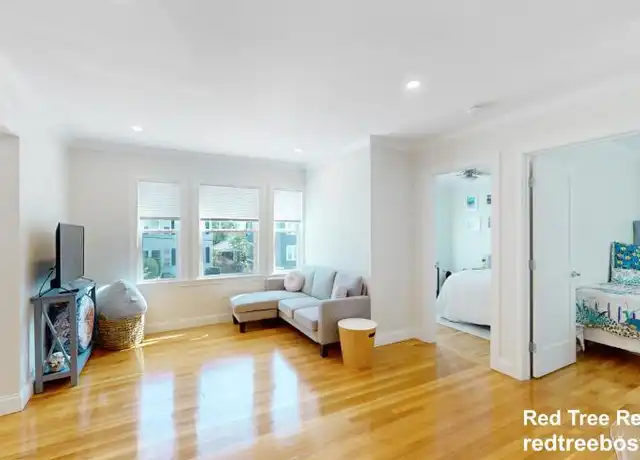 Property at 35 Crosby Rd, Chestnut Hill, MA, 02467, 4 beds, 2 baths, [object Object]