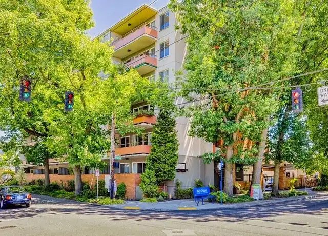Property at Irvington Apartments - 1532 NE 21st Ave, Portland, OR, 97232, 1 bed, 1 bath, [object Object]