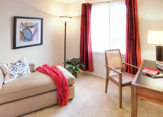 Property at Hummingbird Pointe & The Gardens - 6871 Ames Rd, Cleveland, OH, 44129, 1-2 bed, 1 bath, [object Object]