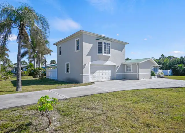 Property at 720 West Ave, Bonita Springs, FL, 34134, 3 beds, 2 baths, [object Object]