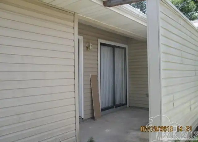 Property at 6326 W Fairfield Dr Unit B, Pensacola, FL, 32506, 2 beds, 1 bath, [object Object]