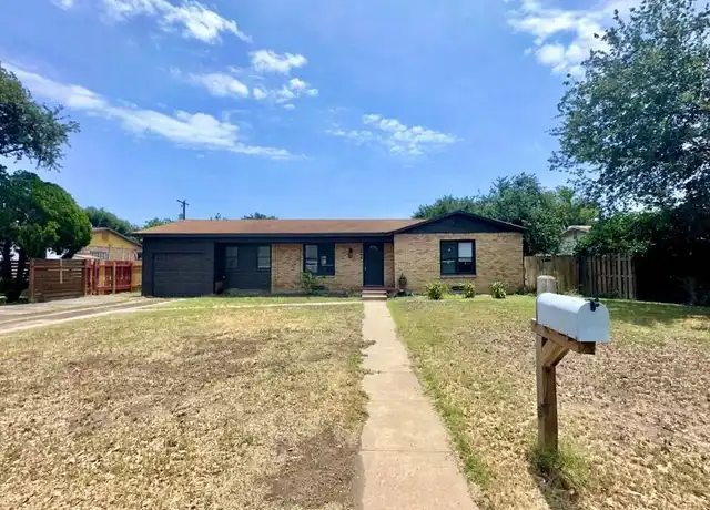 Property at 1804 N Broadway St, McAllen, TX, 78501, 4 beds, 2 baths, [object Object]