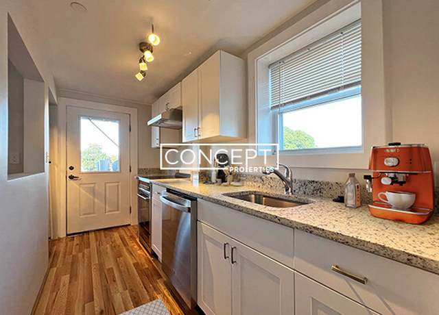 Photo of 284 Cabot St Unit 5B, Beverly, MA 01915