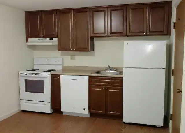 Property at 18 E Meadow Ln, Lowell, MA, 01854, 1 bed, 1 bath, [object Object]