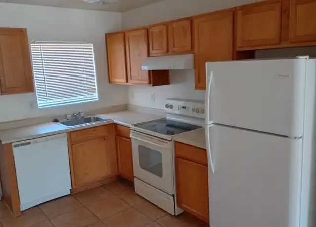 Property at 403 N Sunshine Blvd, Eloy, AZ, 85131, 2 beds, 1 bath, [object Object]