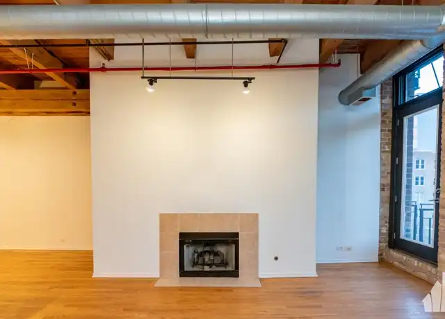 Property at 375 W Erie St, Chicago, IL, 60654, 1 bed, 1 bath, [object Object]