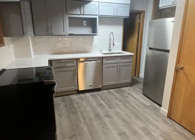 Property at 4209 SW Homestead Dr, Portland, OR, 97239, 1 bed, 1.5 baths, [object Object]