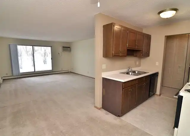 Property at The Bluffs of Burnsville - 2800 Selkirk Dr, Burnsville, MN, 55337, 2 beds, 1.5 baths, [object Object]