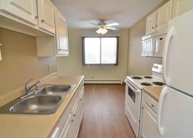 Property at The Bluffs of Burnsville - 2800 Selkirk Dr, Burnsville, MN, 55337, 2 beds, 1.5 baths, [object Object]