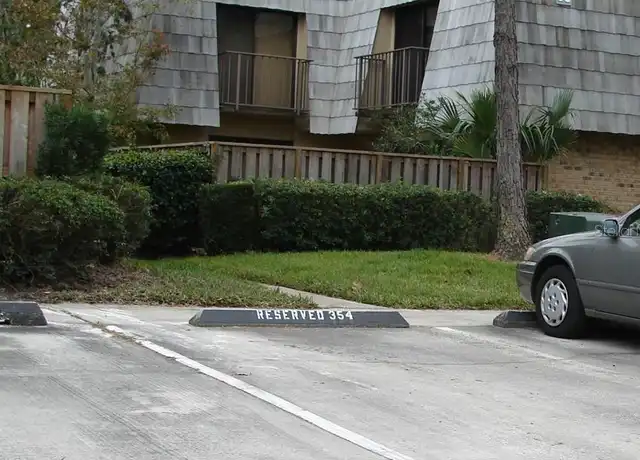 Property at 5374 Elm Ct #351, Orlando, FL, 32811, 2 beds, 2.5 baths, [object Object]