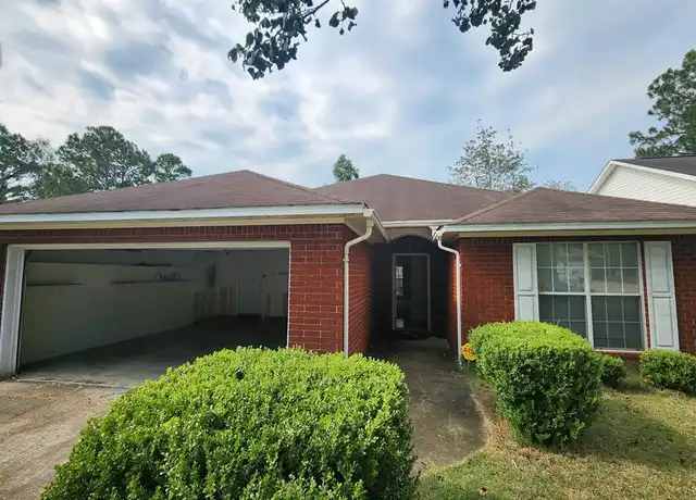 Property at 104 Pace Ln, Dothan, AL, 36305, 3 beds, 2 baths, [object Object]