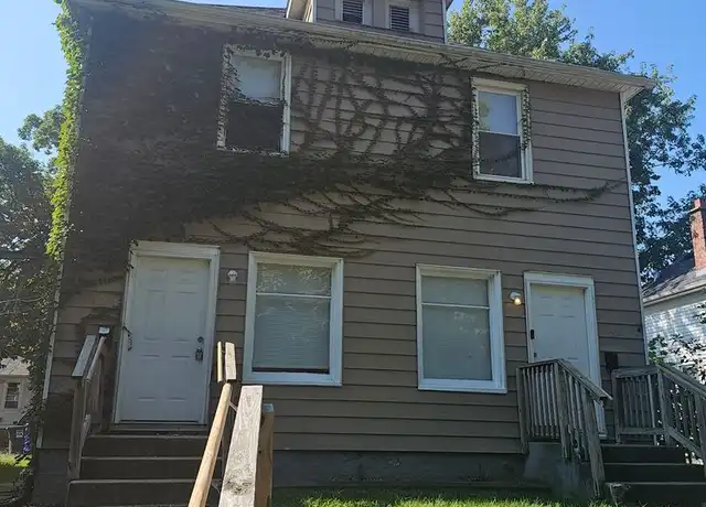 Property at 210 13th Ave, Moline, IL, 61265, 2 beds, 1 bath, [object Object]