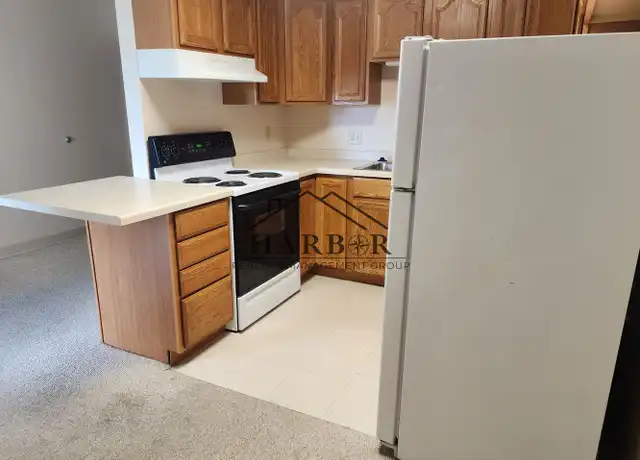 Property at 400 10th Ave NW Unit 400 3, Austin, MN, 55912, 1 bed, 1 bath, [object Object]