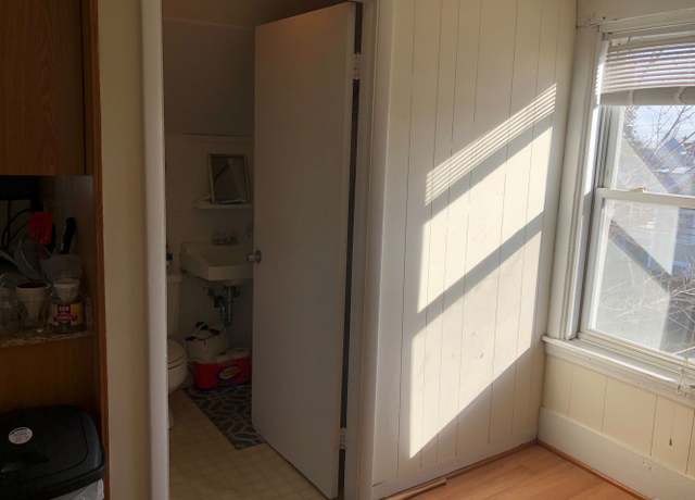 Photo of 18 Cedar St Unit 3rd Floor, Leominster, MA 01453