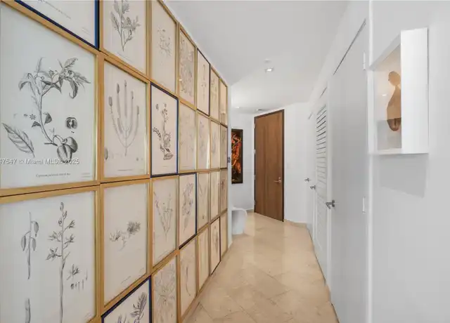 Property at 88 SW 7th St #3211, Miami, FL, 33130, 2 beds, 2 baths, [object Object]