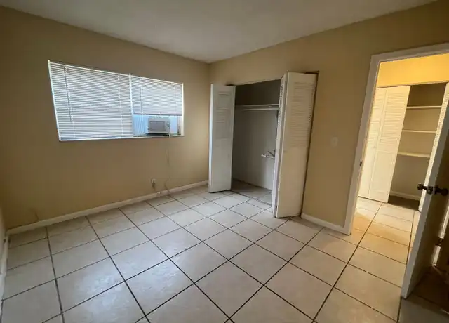 Property at 700 S Broadway Unit 4, Lantana, FL, 33462, 1 bed, 1 bath, [object Object]