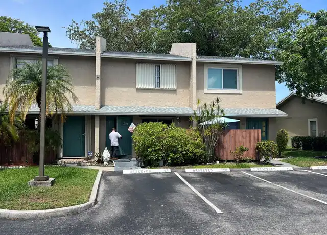 Property at 822 Banks Rd, Coconut Creek, FL, 33063, 3 beds, 2.5 baths, [object Object]