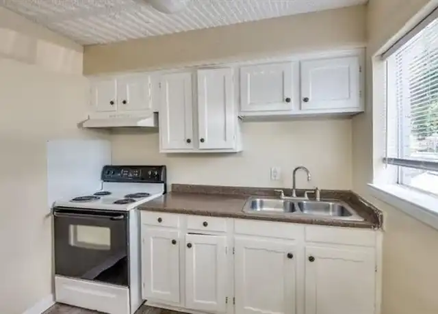 Property at 512 S Delaware St Unit 5, Irving, TX, 75060, 1 bed, 1 bath, [object Object]