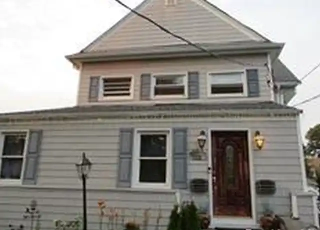 Property at 195 Forest Ave Unit 2, Lynbrook, NY, 11563, 3 beds, 1 bath, [object Object]