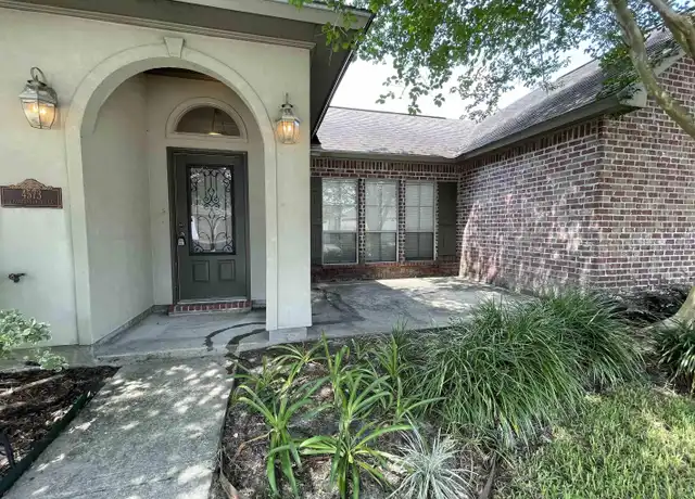 Property at 4573 Charleston Villa Dr, Baton Rouge, LA, 70817, 3 beds, 2 baths, [object Object]