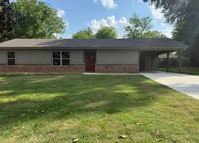 Property at 1002 Glencrest Ln, Longview, TX, 75601, 3 beds, 2 baths, [object Object]