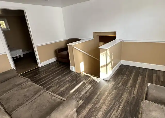 Property at 909 Gompers Ave, Indiana, PA, 15701, 3 beds, 1 bath, [object Object]