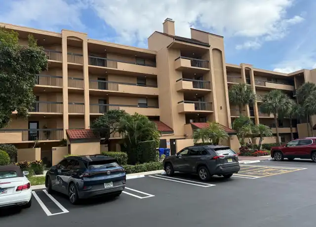 Property at 950 Egret Cir, Delray Beach, FL, 33444, 2 beds, 2 baths, [object Object]
