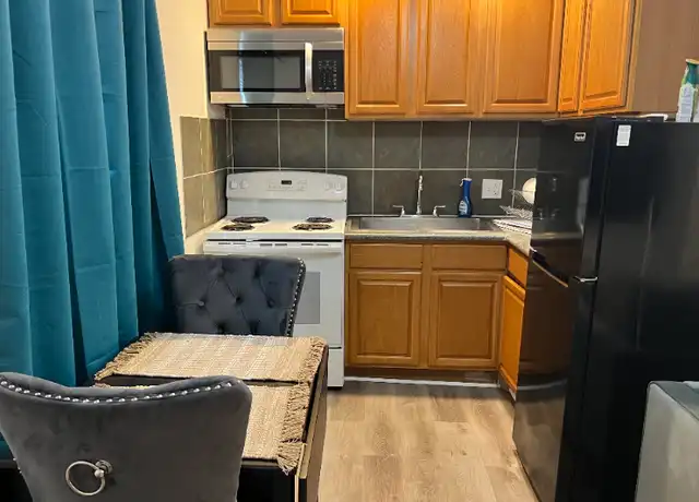 Property at 1339 W Ridgewood Ct Unit B, San Antonio, TX, 78201, 1 bed, 1 bath, [object Object]