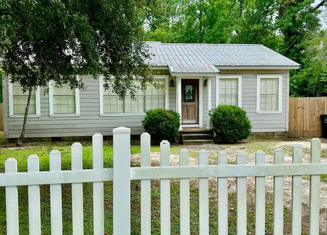 Property at 705 W Bluff St, Woodville, TX, 75979, 2 beds, 2 baths, [object Object]