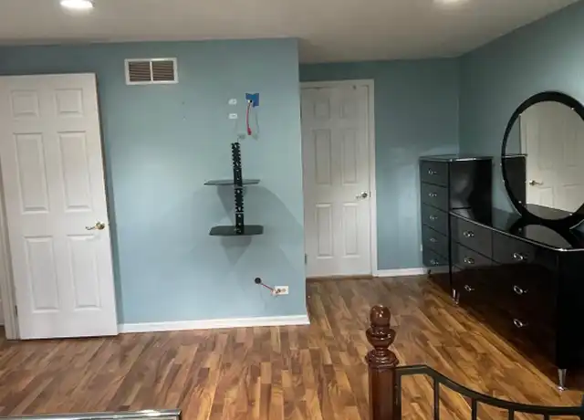 Property at 1975 Haddam Pl, Hoffman Estates, IL, 60169, 3 beds, 1.5 baths, [object Object]