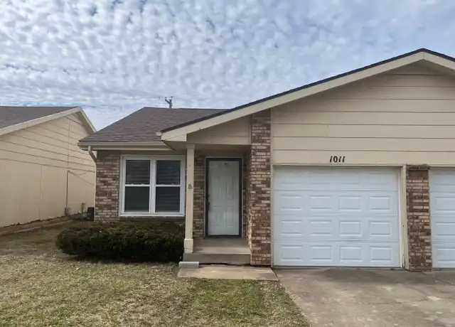 Property at 1011 S Lexington Ave, Springfield, MO, 65802, 2 beds, 2 baths, [object Object]