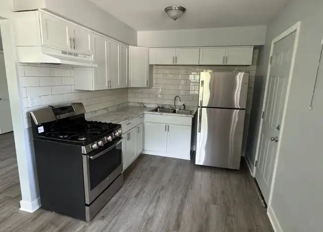 Property at 7230 W Lakefield Dr Unit 3, Milwaukee, WI, 53219, 2 beds, 1 bath, [object Object]