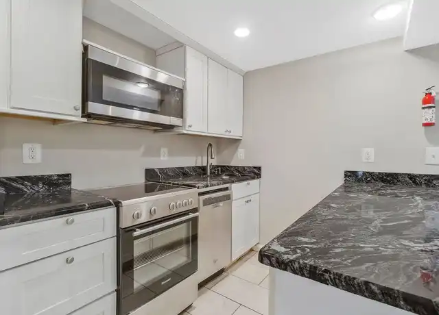 Property at 424 19th St NE Unit B, Washington, DC, 20002, 2 beds, 1 bath, [object Object]